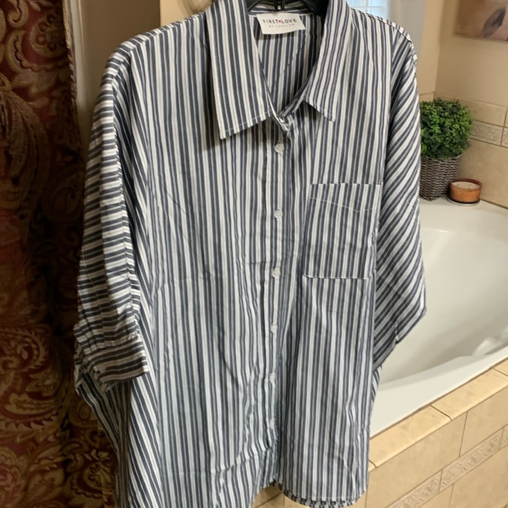 Brand New Top Large